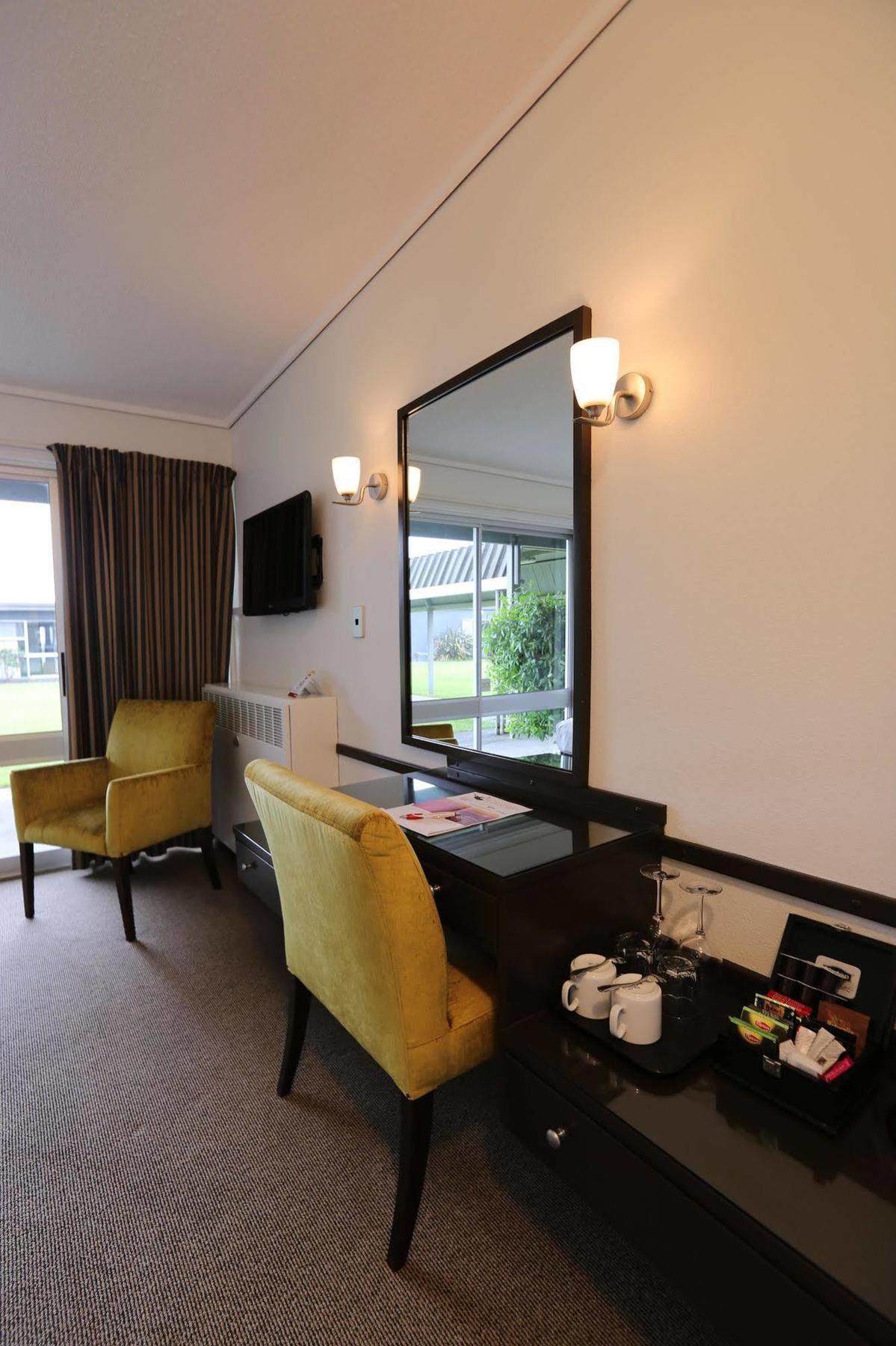 Heartland Hotel האסט מראה חיצוני תמונה